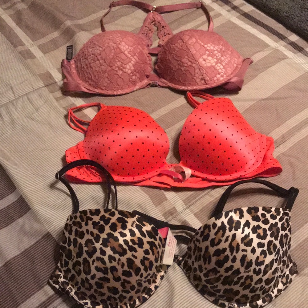 3 Victoria’s Secret push up bras
